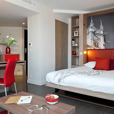 Adagio Centre Aparthotel 4*