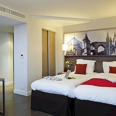 Adagio Centre 4*