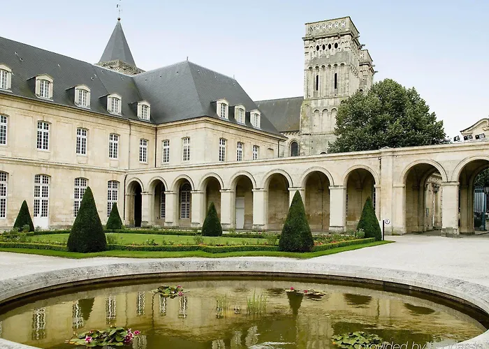 Adagio Centre Aparthotel 4*