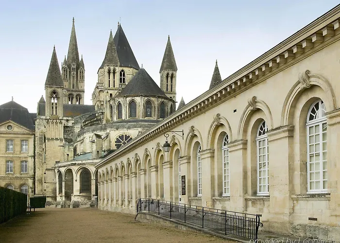 Adagio Centre Aparthotel 4*